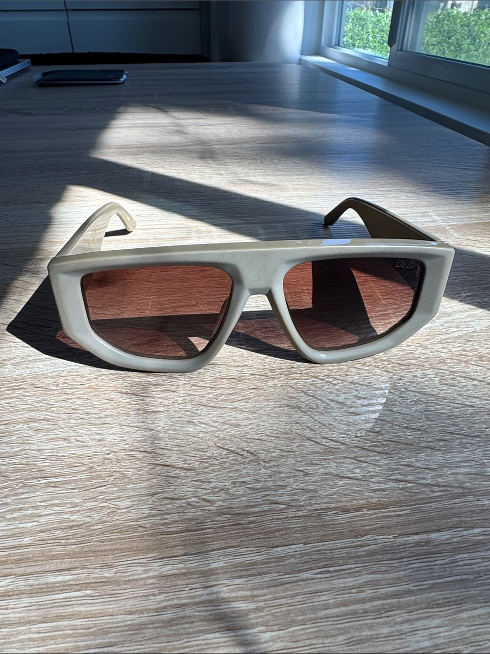 DEZI Backtrack sunglasses